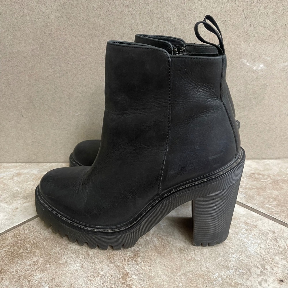 Dr Martens Magdalena Black Leather Lug Platform Block Heel Ankle Boots Sz 7